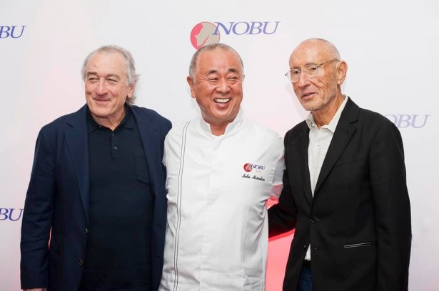 Założyciele sieci Nobu: Robert De Niro, szef kuchni Nobu Matsuhisa oraz producent filmowy Meir Teper. Zdjęcie: materiały prasowe.