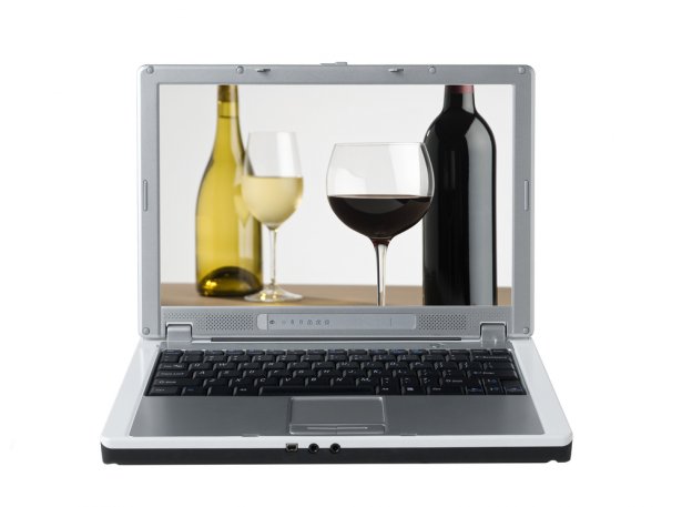 Sprzedaż alkoholu przez ineterent - jest projekt nowelizacji ustawy. Zdjęcie: Shutterstock.com.